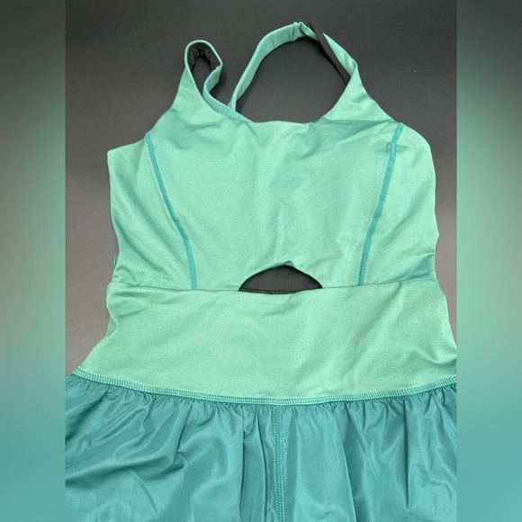 Women's Wenlia romper. Size Small. Two toned green. Keyhole cut out in front - Picture 2 of 5